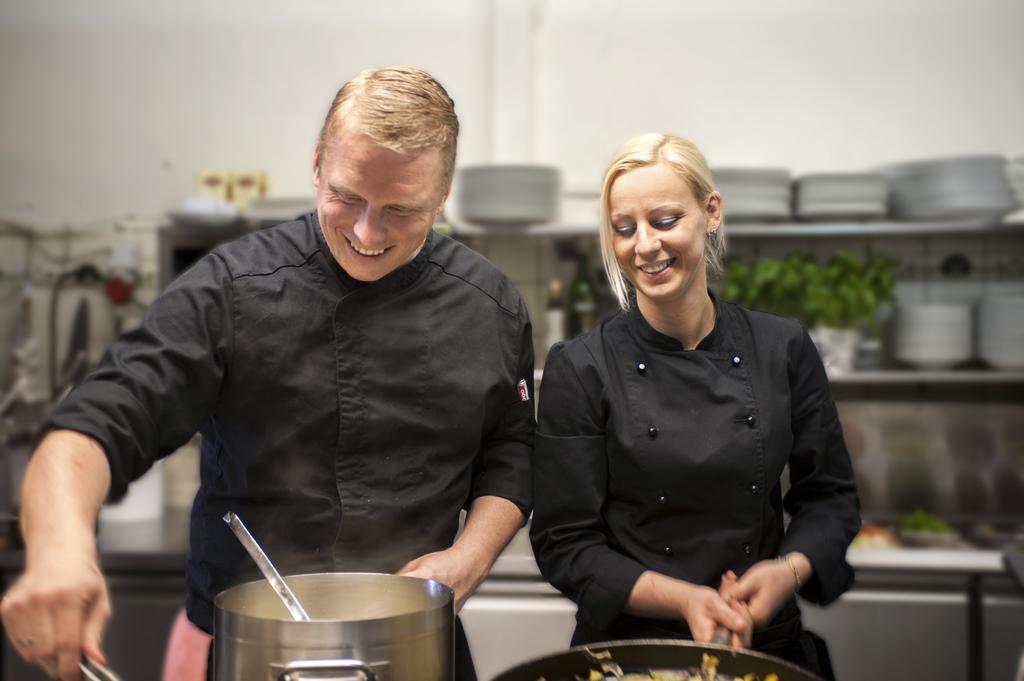 Akzent Hotel Cordes & Restaurant Am Rosengarten Sottorf Bagian luar foto