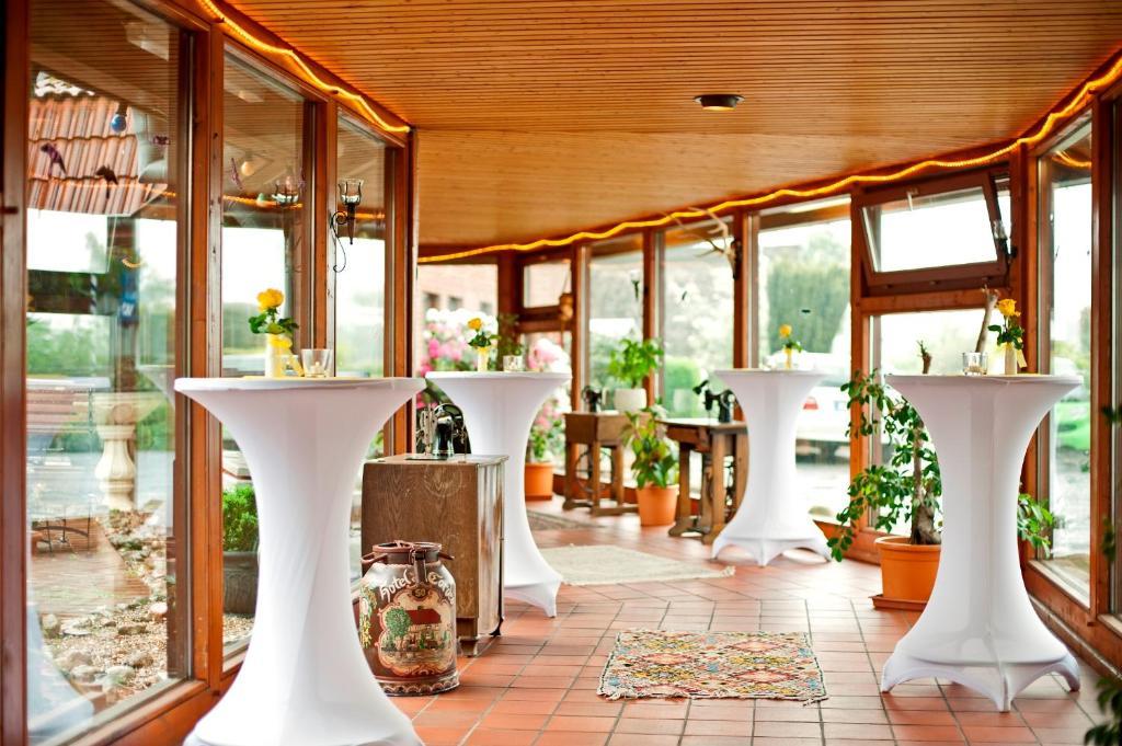 Akzent Hotel Cordes & Restaurant Am Rosengarten Sottorf Bagian luar foto