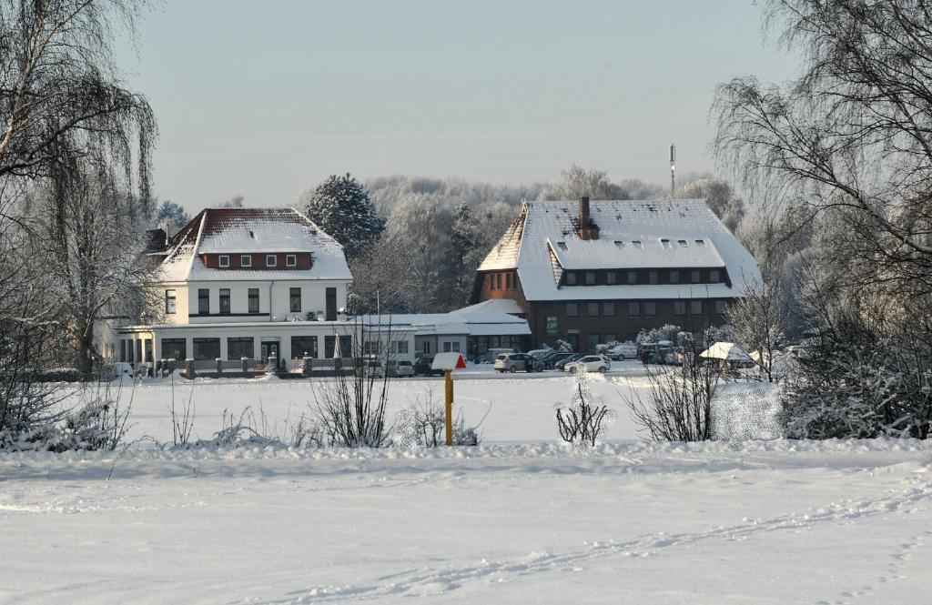 Akzent Hotel Cordes & Restaurant Am Rosengarten Sottorf Bagian luar foto