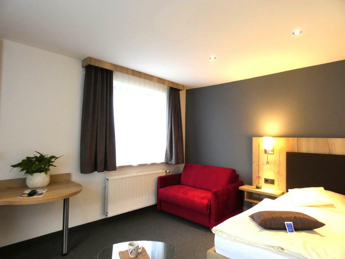 Akzent Hotel Cordes & Restaurant Am Rosengarten Sottorf Bagian luar foto