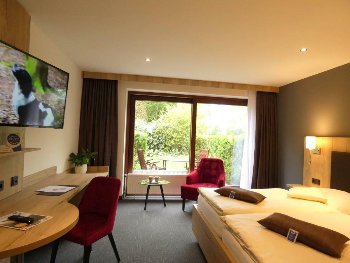 Akzent Hotel Cordes & Restaurant Am Rosengarten Sottorf Bagian luar foto